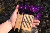 Mini heddle with shuttle